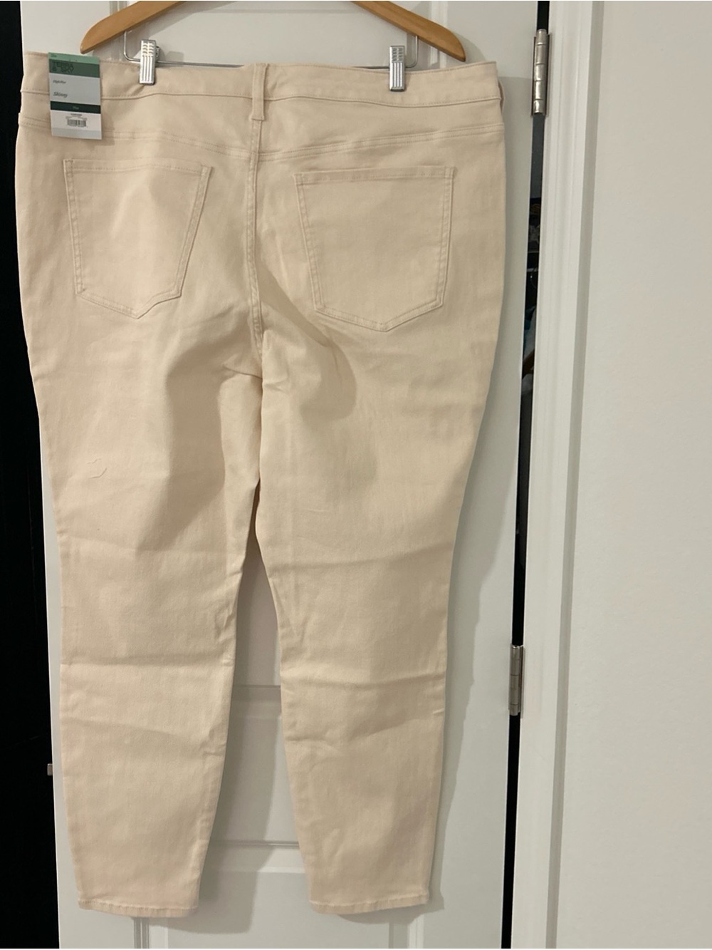 Terra & Sky Women's Plus High Rise Skinny Jeans, Ivory, NWT, Size 22w - Picture 2 of 5